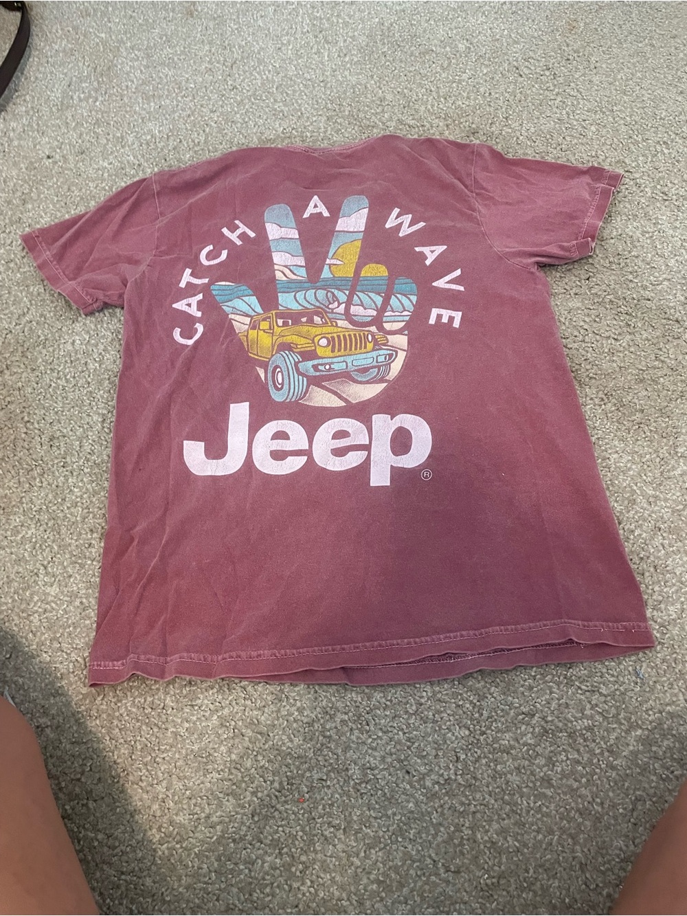 Jeep Maroon 'Catch a Wave' Graphic Tee